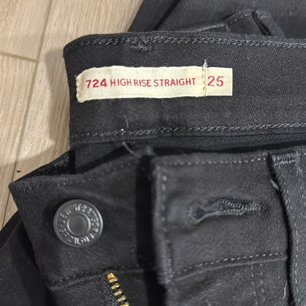 Levi’s 724 high rise straight jeans size 25, worn once